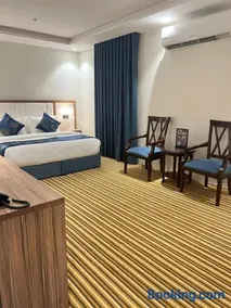 HYATT RESiDENCE - Image 5