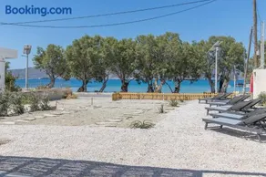 Alia Vourla Suites - Image 3