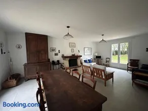 Family house with garden - Image 3