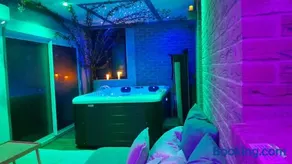 Fraisier, love room Valenciennes avec Jacuzzi privatif - Image 2