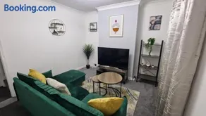 Saxon Street House - Image 2