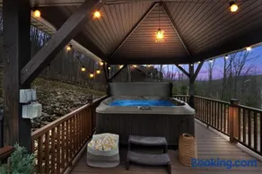⛷️ Stunning 8 Bed Mountain Chalet | Steps from Holiday Valley | Hot Tub, Sauna, Theatre & Bar - Image 1