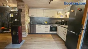 G24 Woodhouse - Image 1