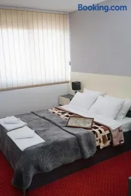 Rooms S&S Milicevic u strogom centru Aleksandrovca - Image 4