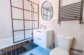 Modern 3-Bed House Close to Anfield Stadium - Image 4