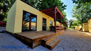 Sunny Resort - Image 1