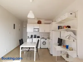 Ariadne apt 103 -300m from Lighthouse beach - Image 3