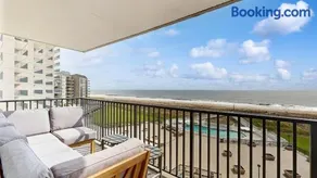 Sea Colony 5th floor condo with pools tennis & pickle ball courts fitness center - Image 1