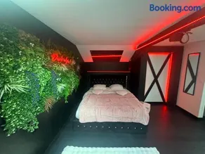Love room spa et bien etre avec jacuzzi et sauna - Image 5