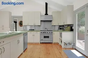 Stylish 3BR Retreat Close to Coast & Wineries - Image 4
