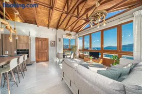 Sea Rock Apartment - Image 1