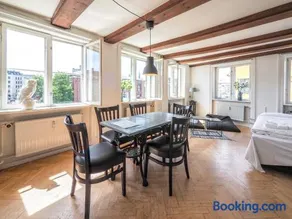 Authentic Copenhagen Apartment by Nyhavn - Image 3