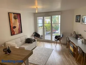 Cozy Renovated Flat in Clamart 15 min to Paris - Image 1