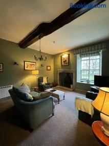 Braithwaite Hall Apartment - Image 1