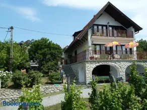 House Sophie - Image 1