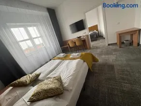 Green Hotel - Image 3