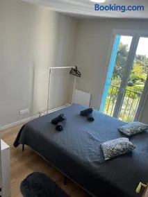 Appartement, vue sur l’étang, proche aéroport. - Image 3