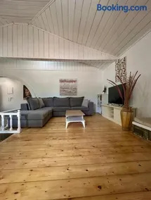 Stone & Sea Retreat - Image 3