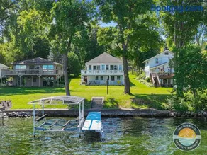 Lake Delavan Lakefront Home Pier Sleeps 6 - Image 1