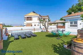 Villa Alegría Piscina Privada, Cerca del Aeropuerto y las Playas de la Costa del Sol - Image 2
