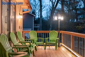 Asheville's Ultimate Retreat with Hot Tub Ping Pong Table Pool Table Lots to do Family Friendly - Image 5