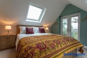 Abbey Rectory - with private parking - Image 4