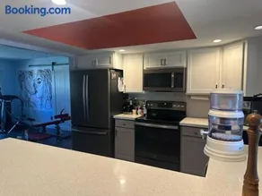 Waterfront Room with Private Bathroom Near PBIA & Lake Osborne - Image 4