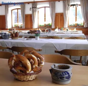 Gasthof und Metzgerei zur Post Peißenberg - Image 4