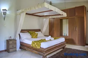 Garden Villa - Image 1