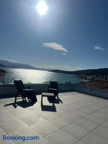 Apartment Dolphin - Image 2