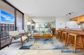 35th Floor at the Waikiki Banyan Amazing Mountain Views FREE PARKING and WiFi - Image 4