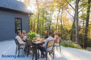 Chalet Boréale with Private Spa & Billiards, Golf & Carling Lake - Image 2