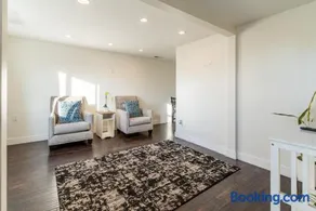 Comfortable Inn - Image 2
