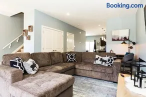 Modern Home - King Bed - Garage - Long Stays - Image 1