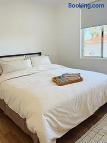 The Cozy Ensuite near Perth Airport CBD and Beach - Image 2