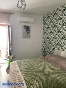 Xenia Rooms - Image 1