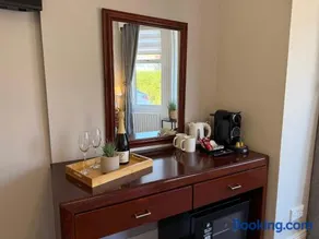 All Seasons Guesthouse - Image 4