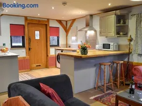 Boreham Bridge Barn - Image 2