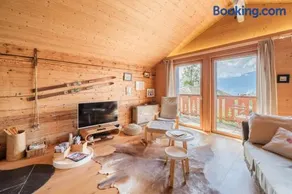 Chalet Rouge Coeur - Image 2