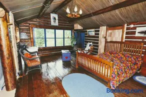 Country Rustic Loghouse at Teepee Meadows - Image 2