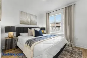 New 2-Bedroom Suite Sleeps 5 7 Minutes to the Falls & Free Parking - Image 4