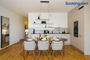 Luxuriöses 4-Zimmer-Apt im Boutique-Stil I Top-Lage I Familienfreundlich I Balkon I Küche I Netflix I Kostenloser Parkplatz I 105 m2 - Image 4