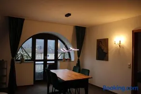 Stadtvilla Apartment mit Schlossblick - Image 4