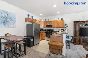 Relaxing First floor Condo with Outdoor Shower and Off-street Parking - Image 3