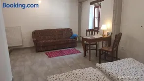 Holiday Farmhouse Skvor - Image 1