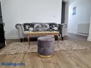 Cheerful 4 bedroom close to Uclan, Preston City Center - Image 2