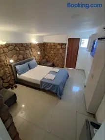Guest House "Villa Klara Eilat" Heated pool and sauna all year round - Image 1