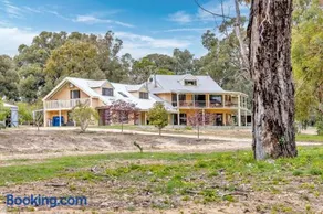 Farm Lake Sauna Retreat Mandurah - Image 1