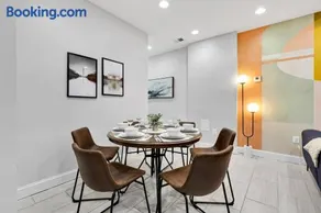 Luxury 3BR & Parking in Central DC - Steps to Metro - Image 3