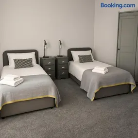 Four Bedroom House By Travel Lets Self Catering Accommodation Ballygowan With Near Belfast - Image 5